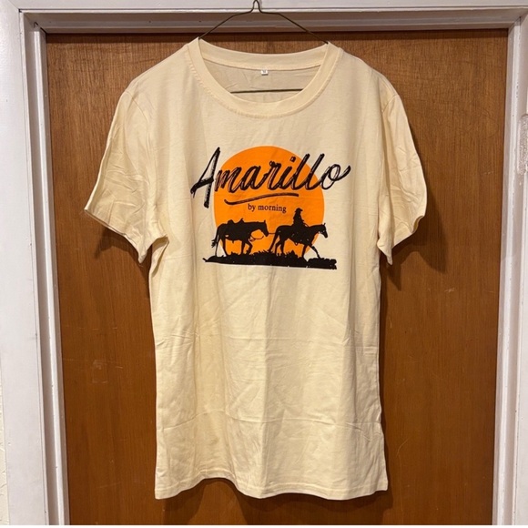 Bundle of 3 super cute women’s western/cowgirl graphic tees—all size Medium - Picture 4 of 12